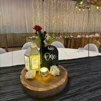 Wood centrepiece, lantern, table no, tealight, table runner