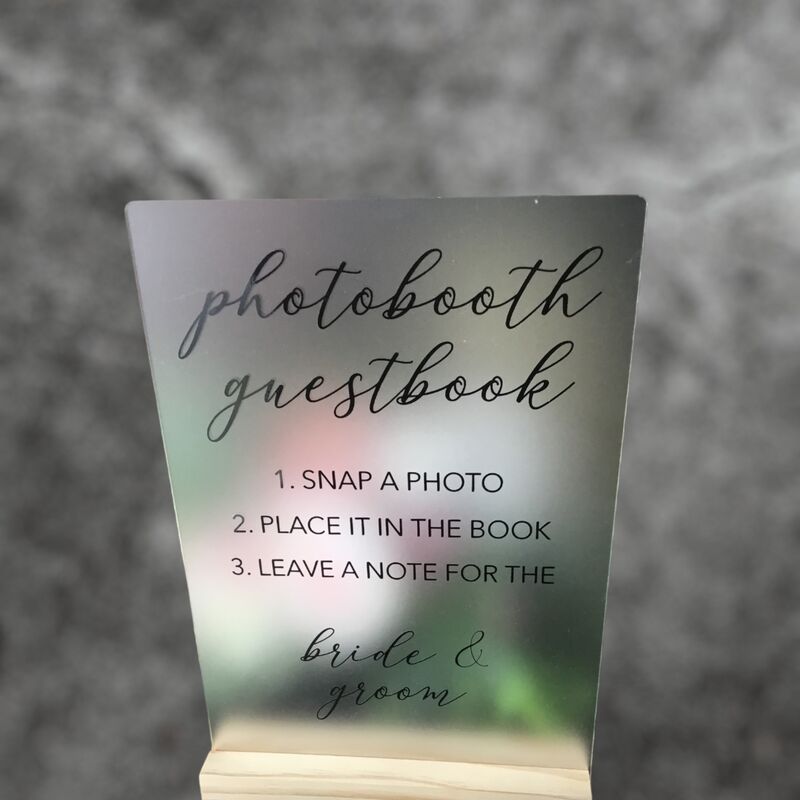 Photobooth Guestbook Sign