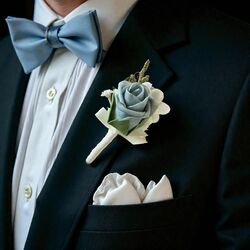 Boutonnire Dusty Blue 