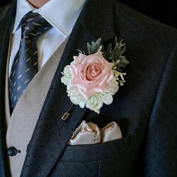 Boutonnire Pink