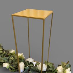 Flower Display Stands   Gold with Tops 60 x 30cm 