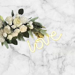 NEON SIGN - ‘Love’ 