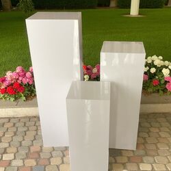 Plinths   White Acrylic Square 
