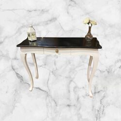 Signing Table   White Base with Black Gloss Top